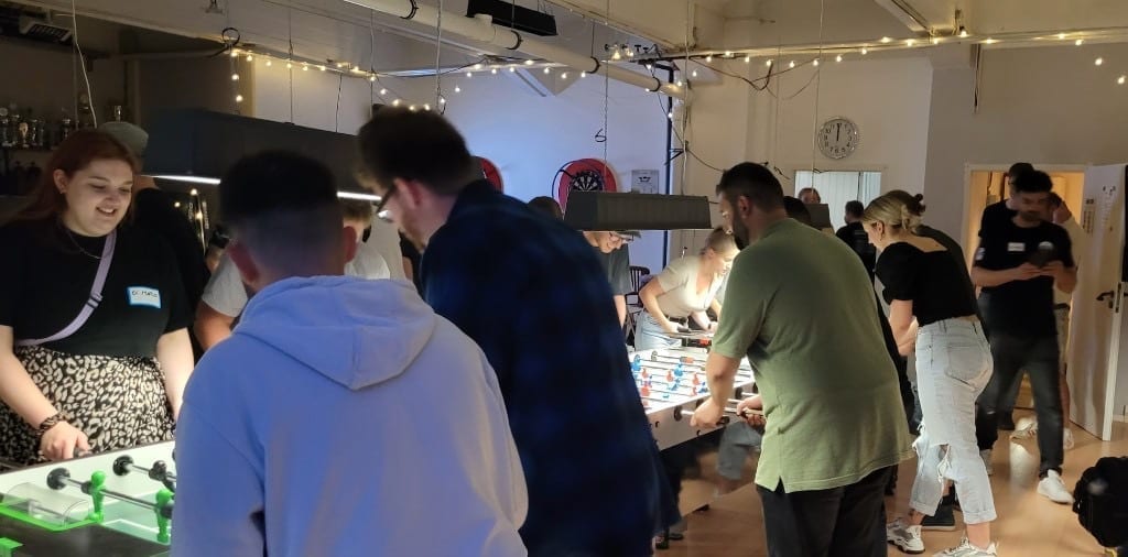 Networking und gute Stimmung – Weihnachtsfeier mit Kicker
